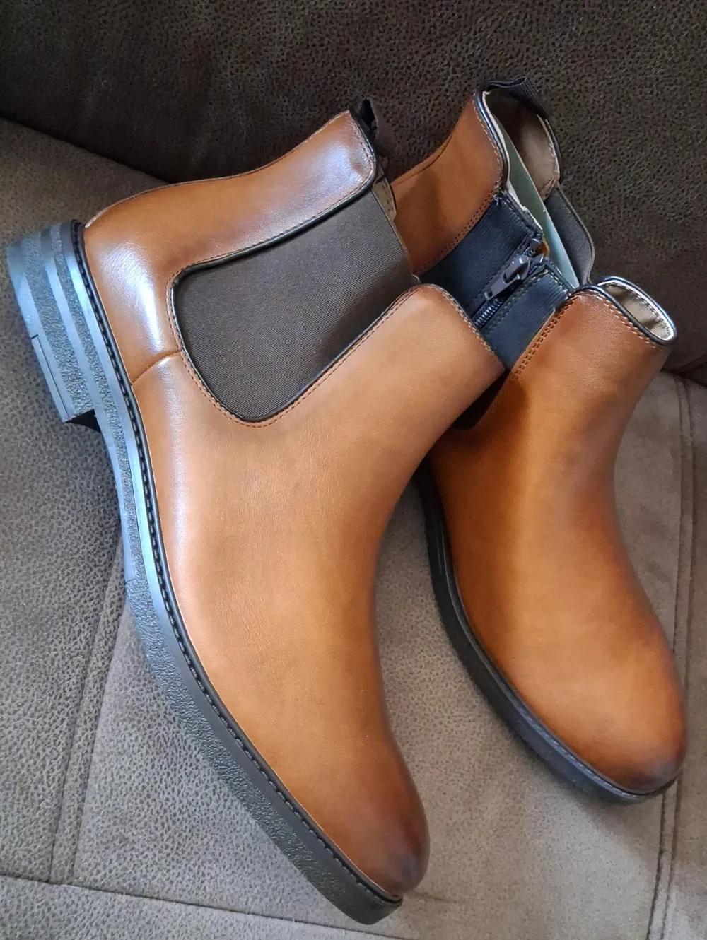 Madden NYC Men's Ettan Chelsea Boots with Side Zip Cognac Size 13